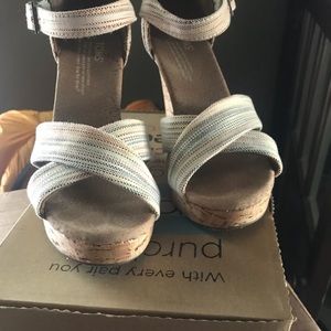 TOMS strappy wedge in Multi Stripe